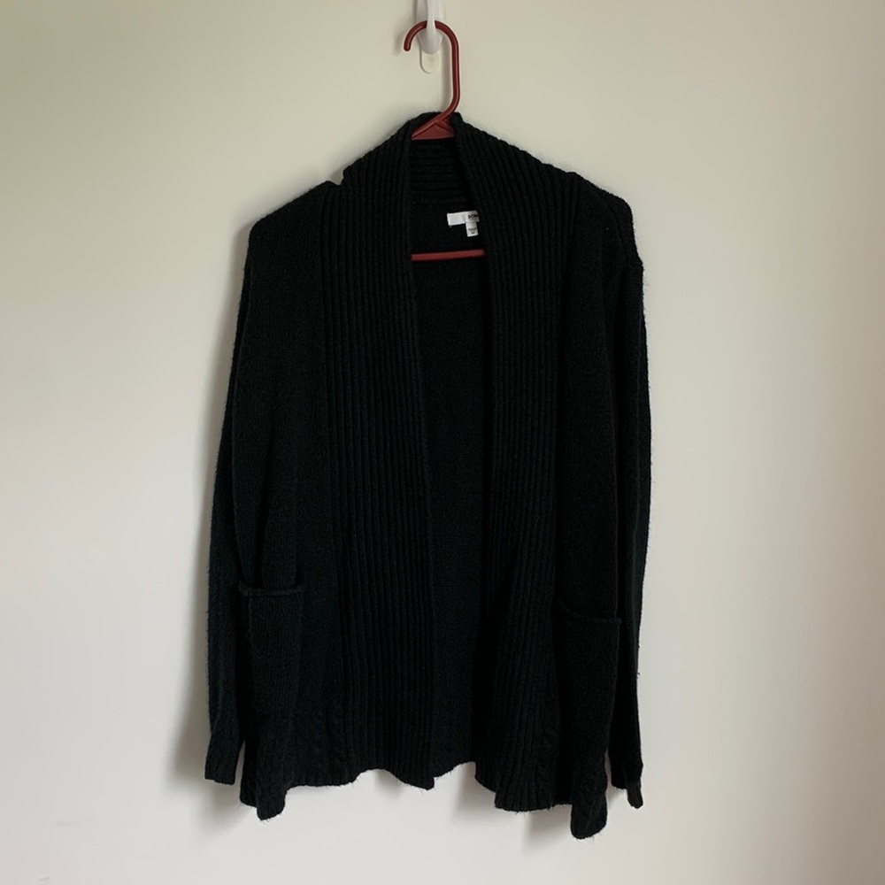 Black cardigan with pockets